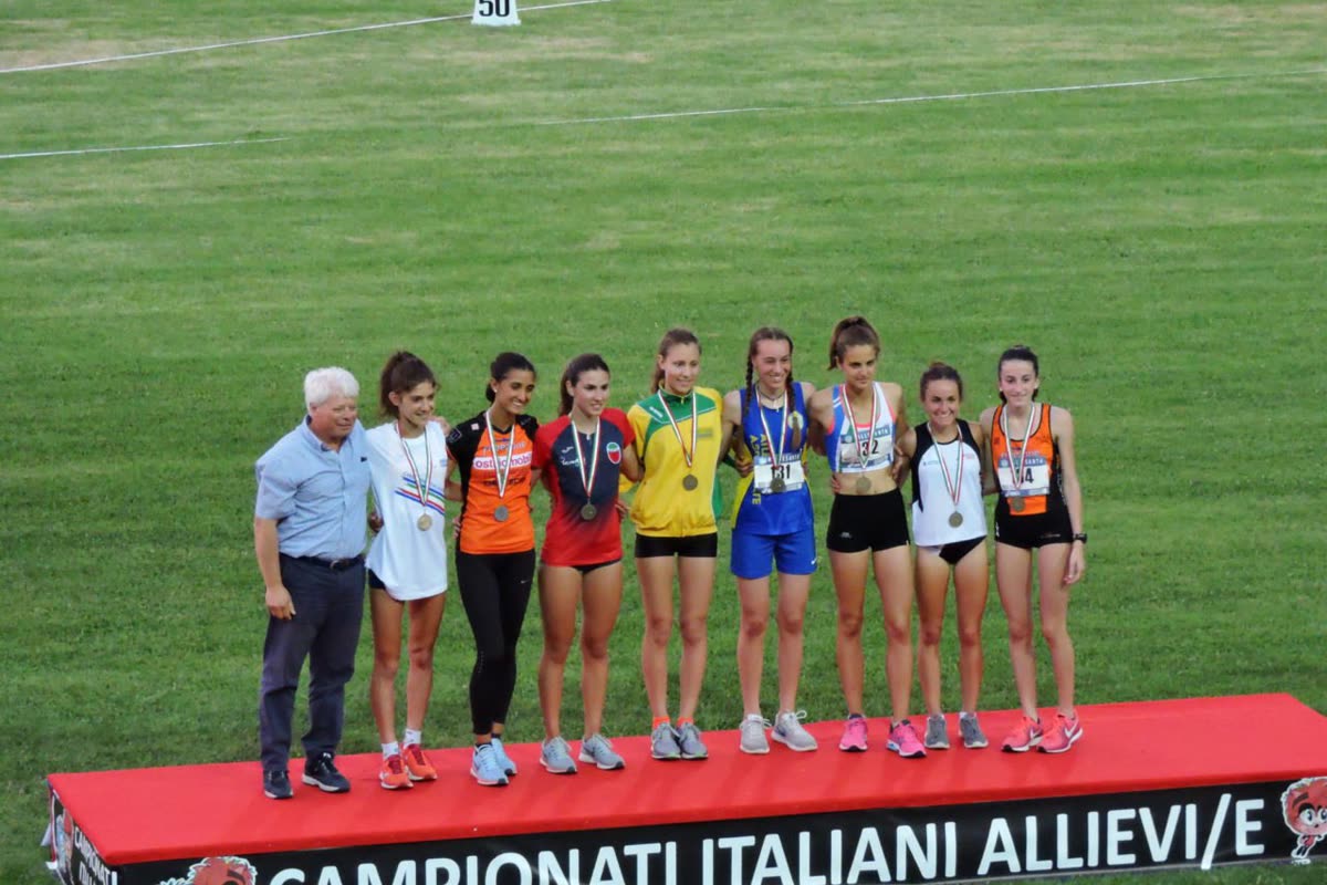 Premiazione ai Campionati Italiani Allievi con atlete di Atletica Futura sul podio